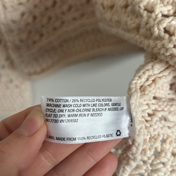 UNIVERSAL THREADS: Women's Cream Knit Beach Sweater - Picture 3 of 4